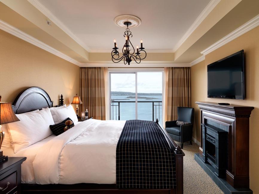 Guest Room Ocean View King Pool Access Ages 16